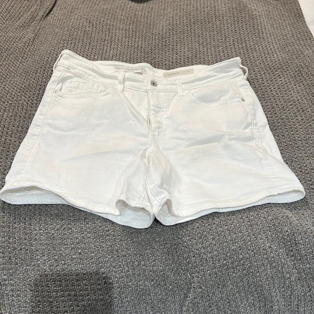 Pilcro Anthologie slim boyfriend white shorts 32